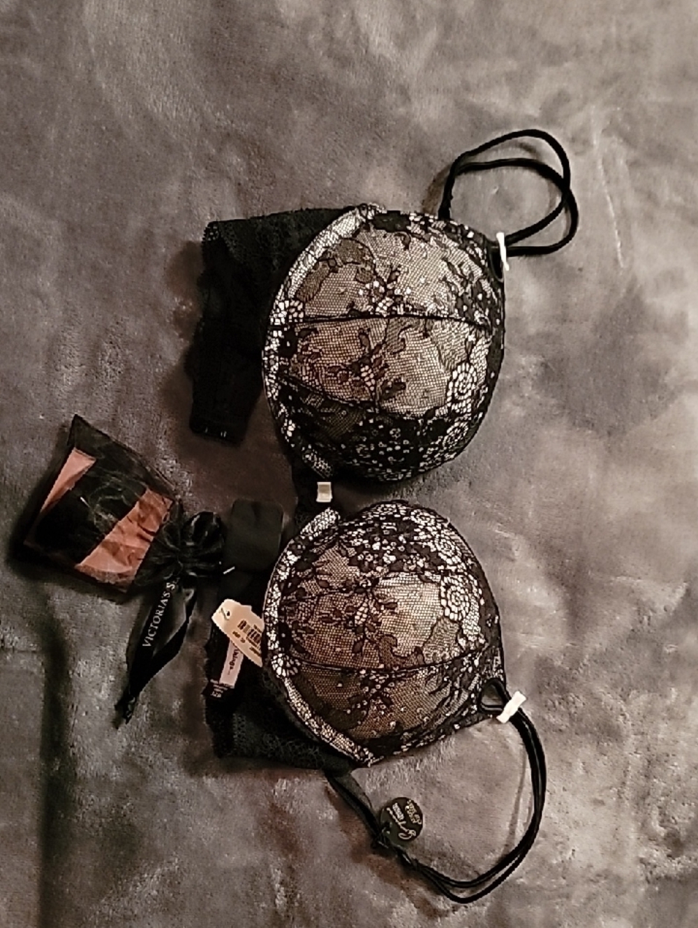 Victorias Secret Gorgoeus Sexy Little Things "Limited Edition" Sparkle Lace Bra
